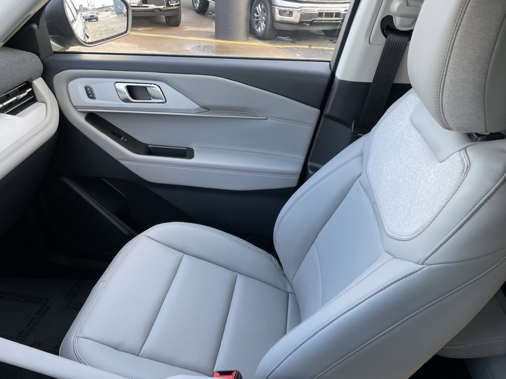 New 2026 Ford Explorer Active image 23
