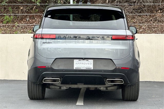 Used 2025 Land Rover Range Rover Sport SE image 4