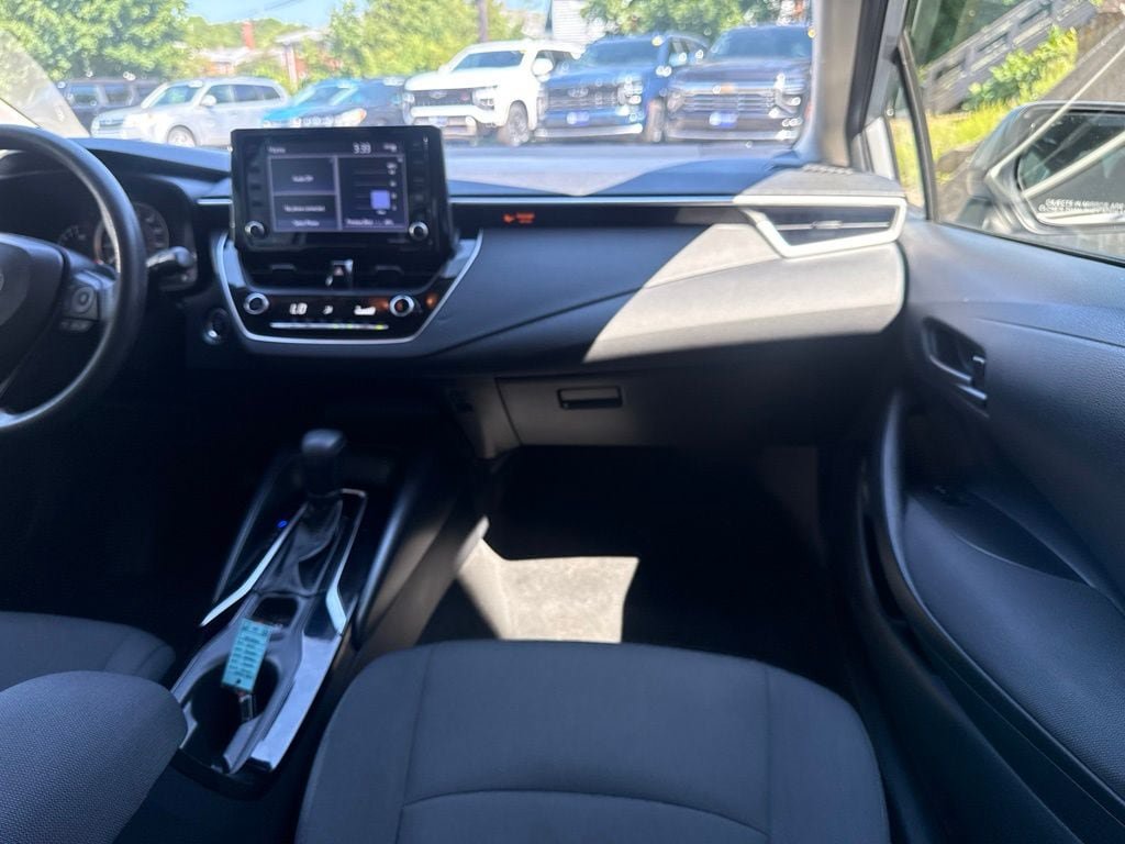 Used 2022 Toyota Corolla LE w/ LE Convenience Package FWD image 22