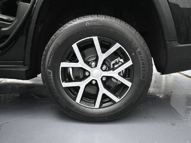 New 2024 Jeep Grand Cherokee L Limited RWD image 15