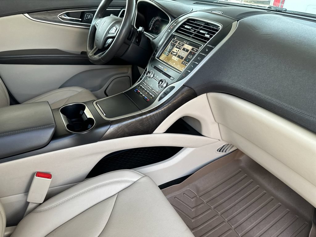 Used 2017 Lincoln MKX Reserve FWD image 15