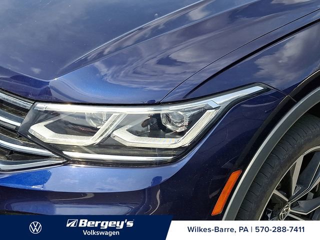 Certified 2022 Volkswagen Tiguan SEL R-Line AWD/4WD image 10