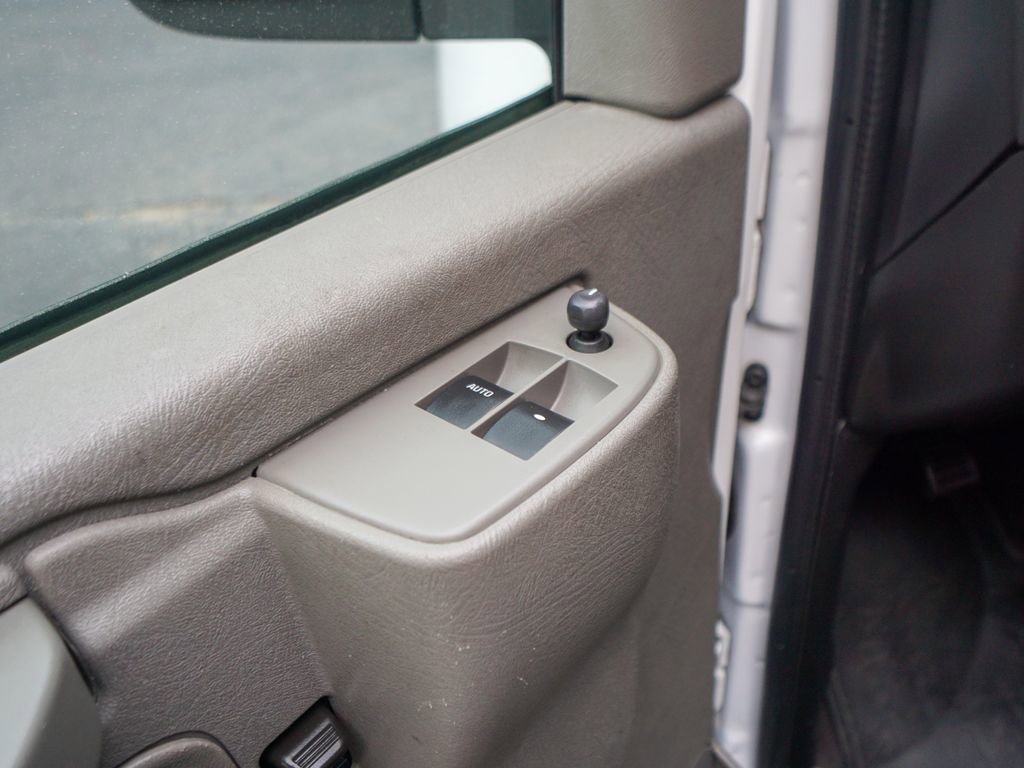 Used 2020 Chevrolet Express 3500 LT w/ LT Preferred Equipment Group image 12