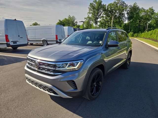 Used 2023 Volkswagen Atlas SE w/ Panoramic Sunroof Package FWD image 7