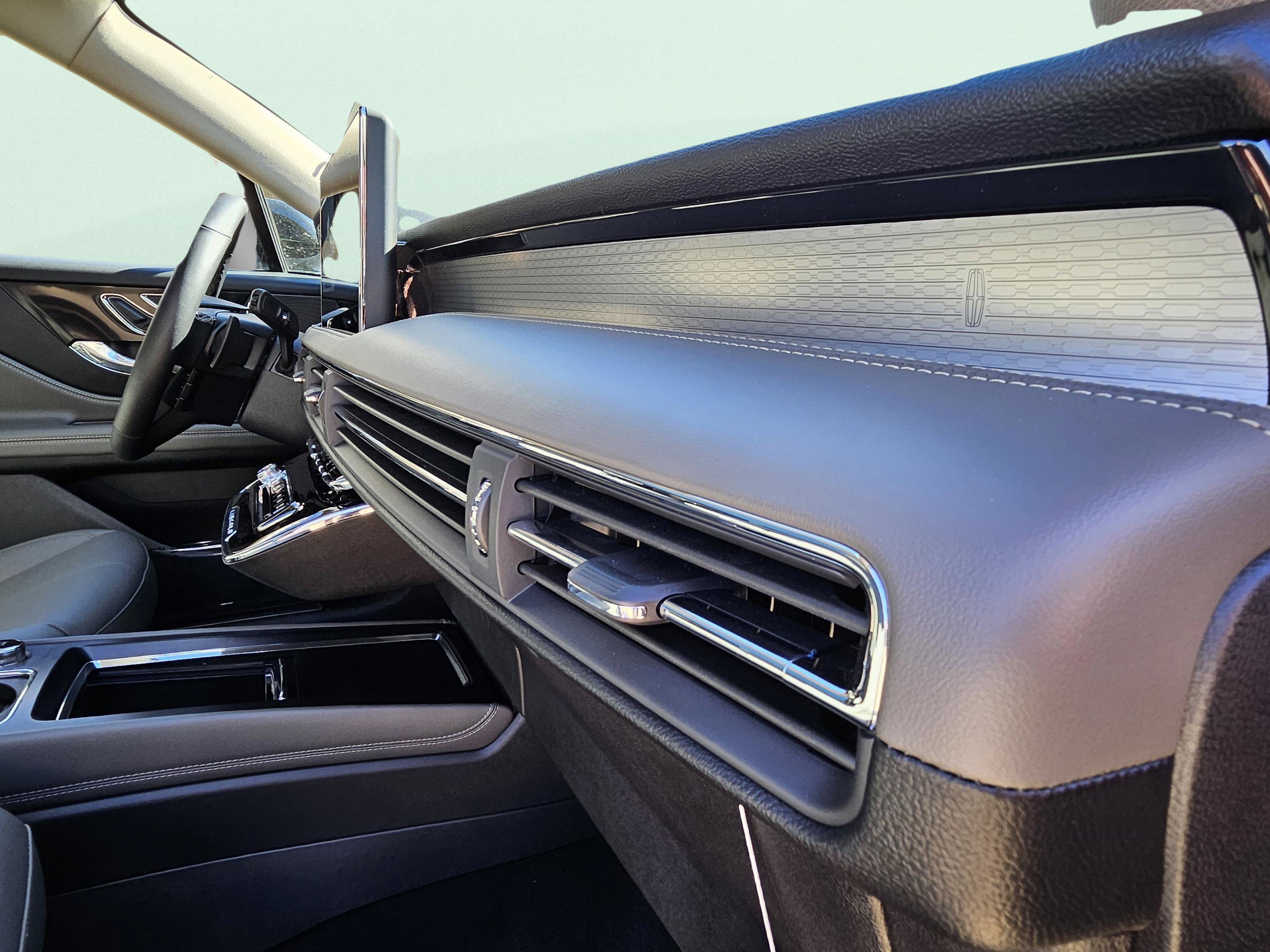 New 2026 Lincoln Corsair Premiere AWD/4WD image 15