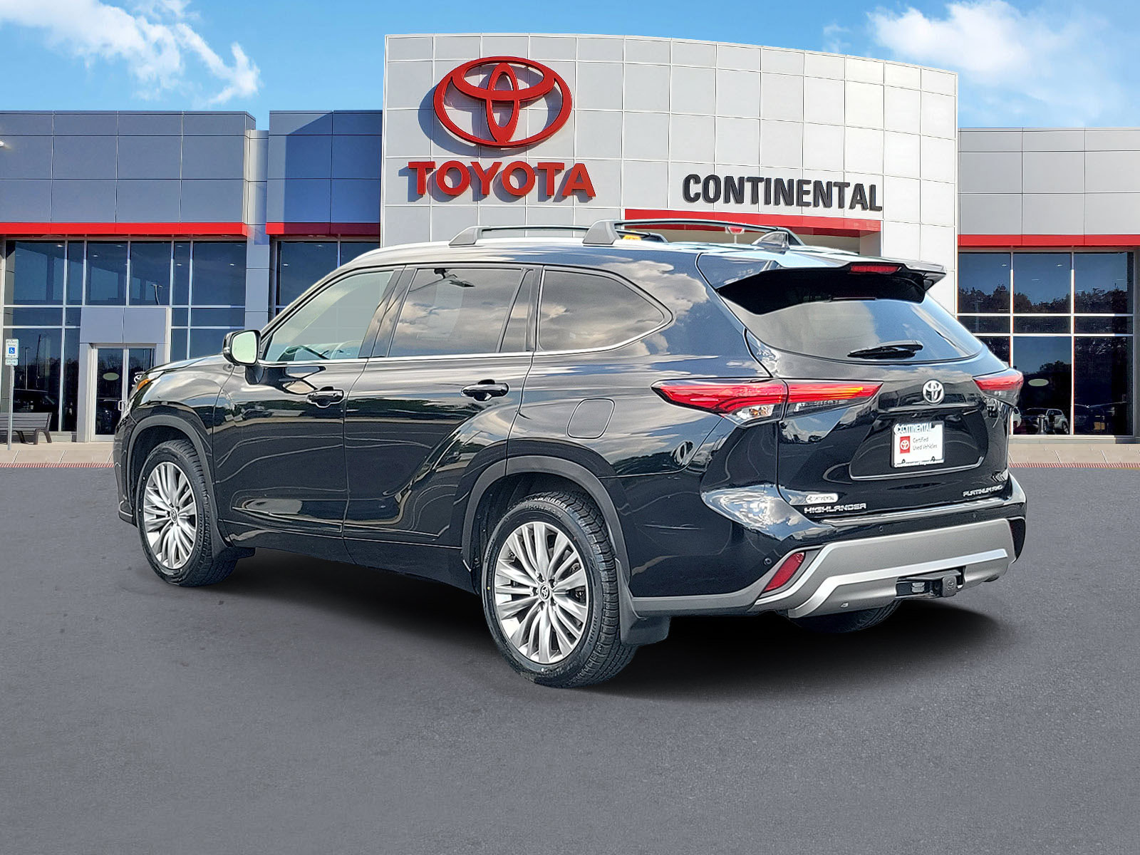 Used 2023 Toyota Highlander Platinum AWD/4WD image 4