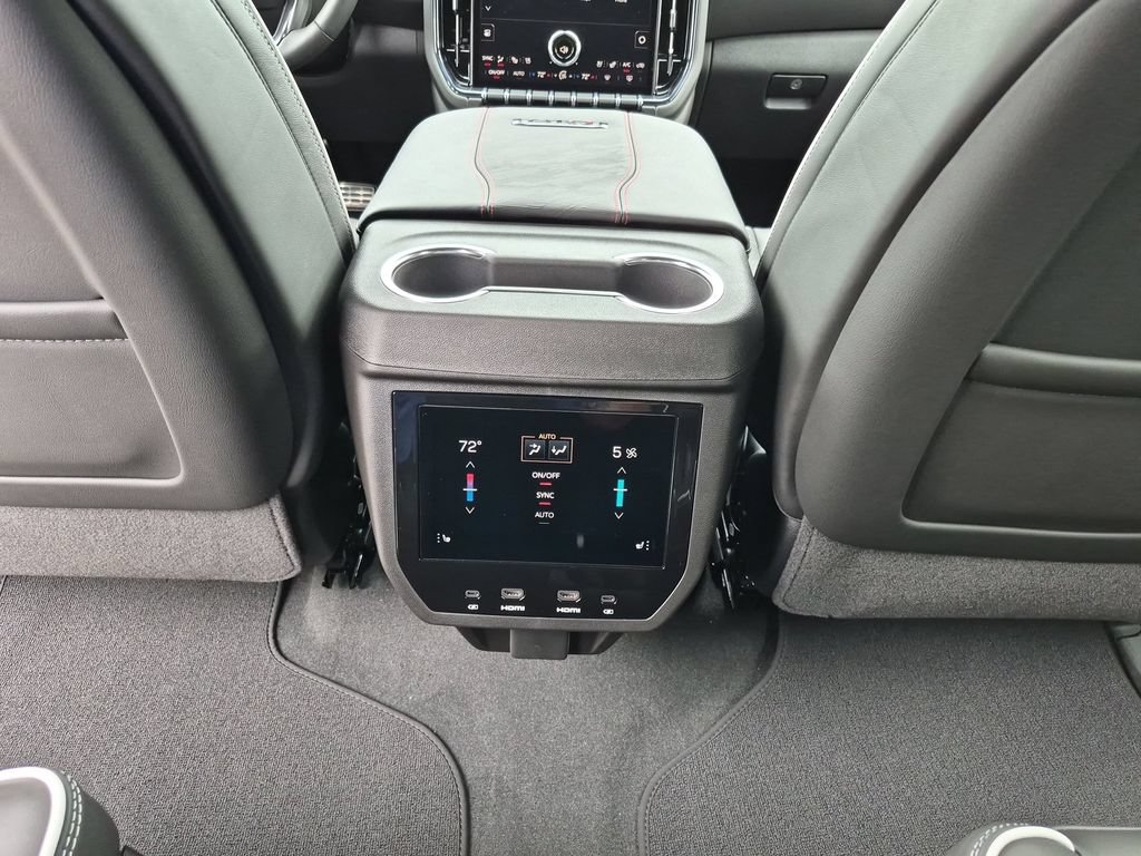 New 2026 GMC Yukon XL AT4 Ultimate AWD/4WD image 38