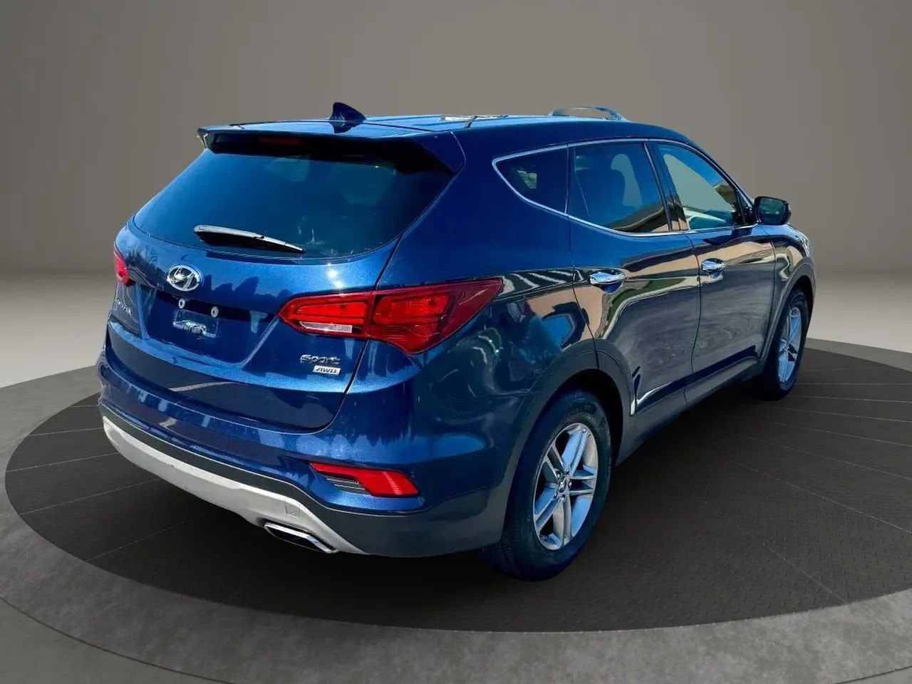 Used 2017 Hyundai Santa Fe Sport image 4