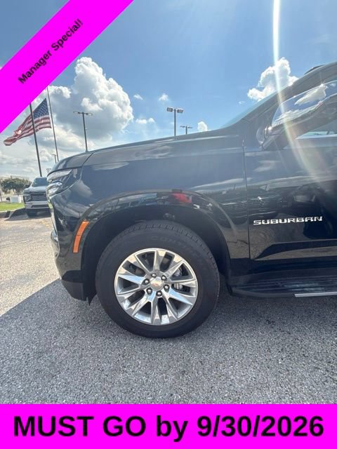 Used 2025 Chevrolet Suburban Premier w/ Sun And Tow Package AWD/4WD image 9