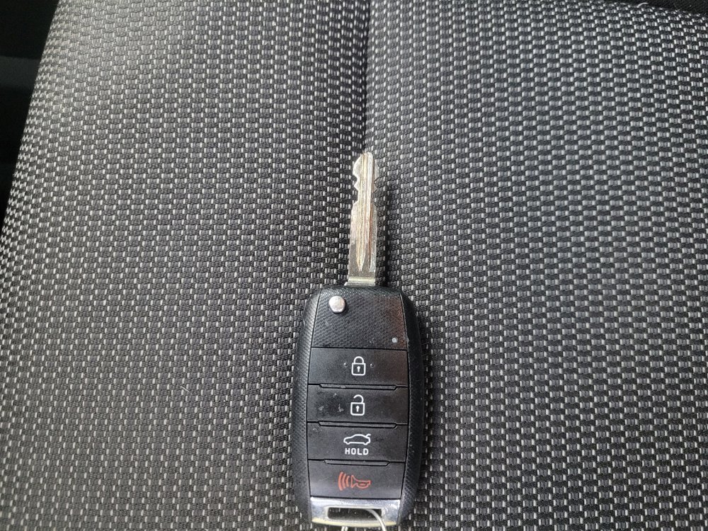 Used 2017 Kia Forte LX FWD image 32