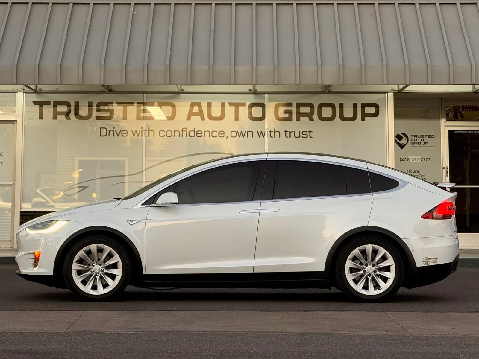 Used 2016 Tesla Model X 90D AWD/4WD image 6
