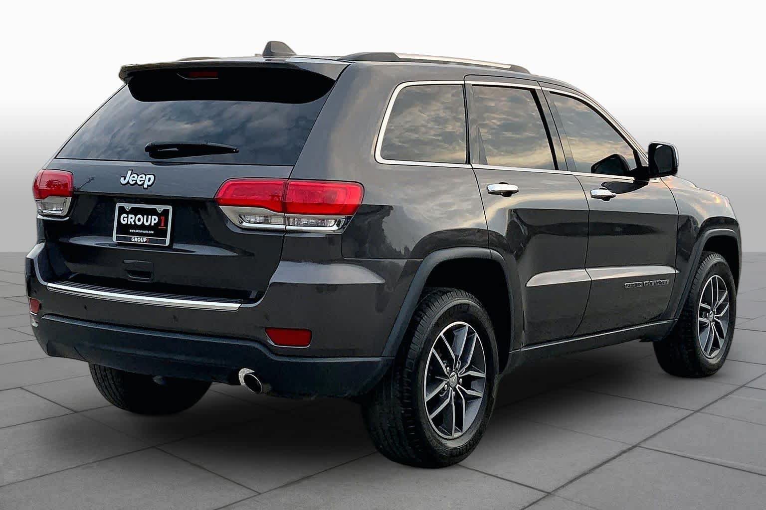 Used 2017 Jeep Grand Cherokee Limited w/ Luxury Group II AWD/4WD image 12