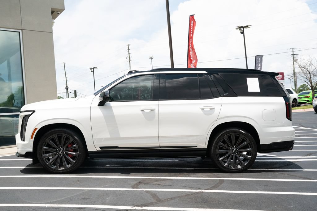 Used 2025 Cadillac Escalade V AWD/4WD image 18