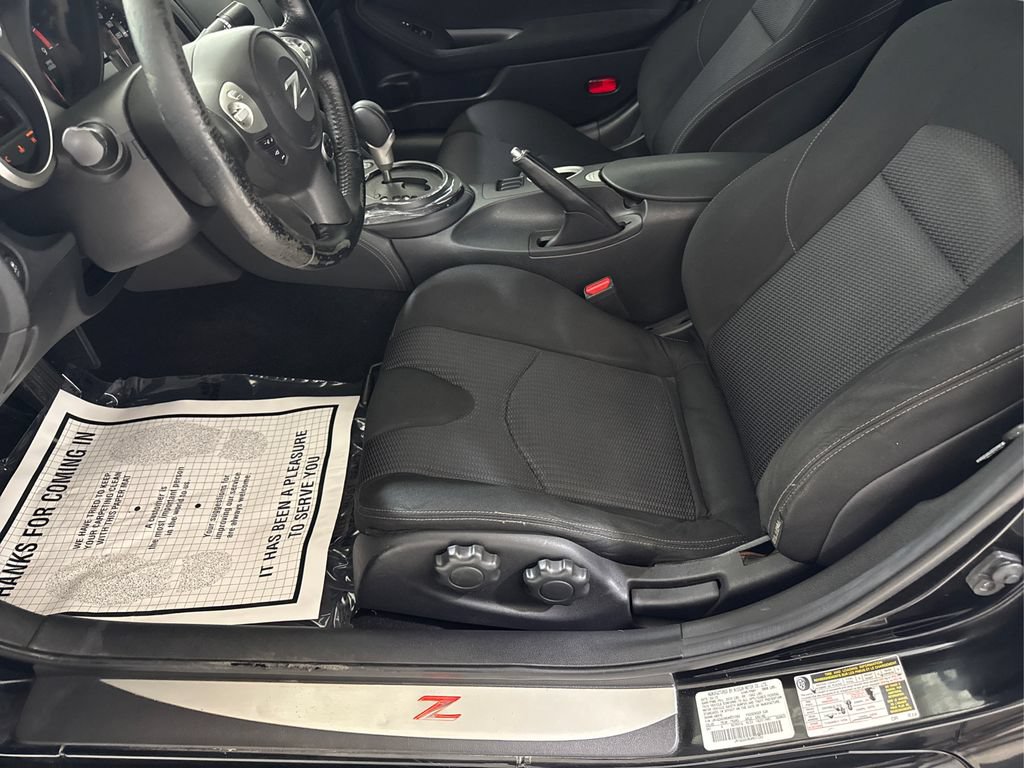 Used 2016 Nissan 370Z Coupe RWD image 30