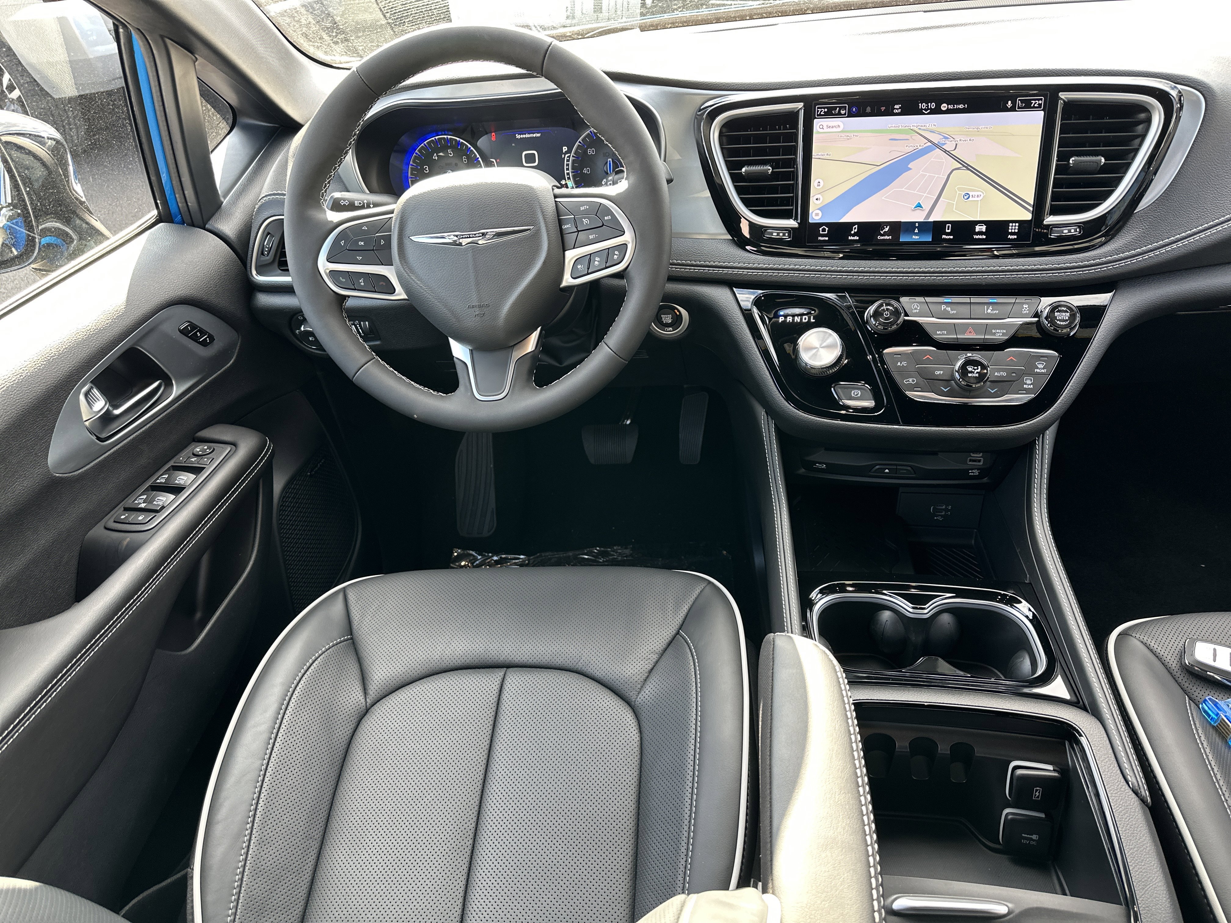 New 2026 Chrysler Pacifica Limited w/ Uconnect Theater Family Group image 34