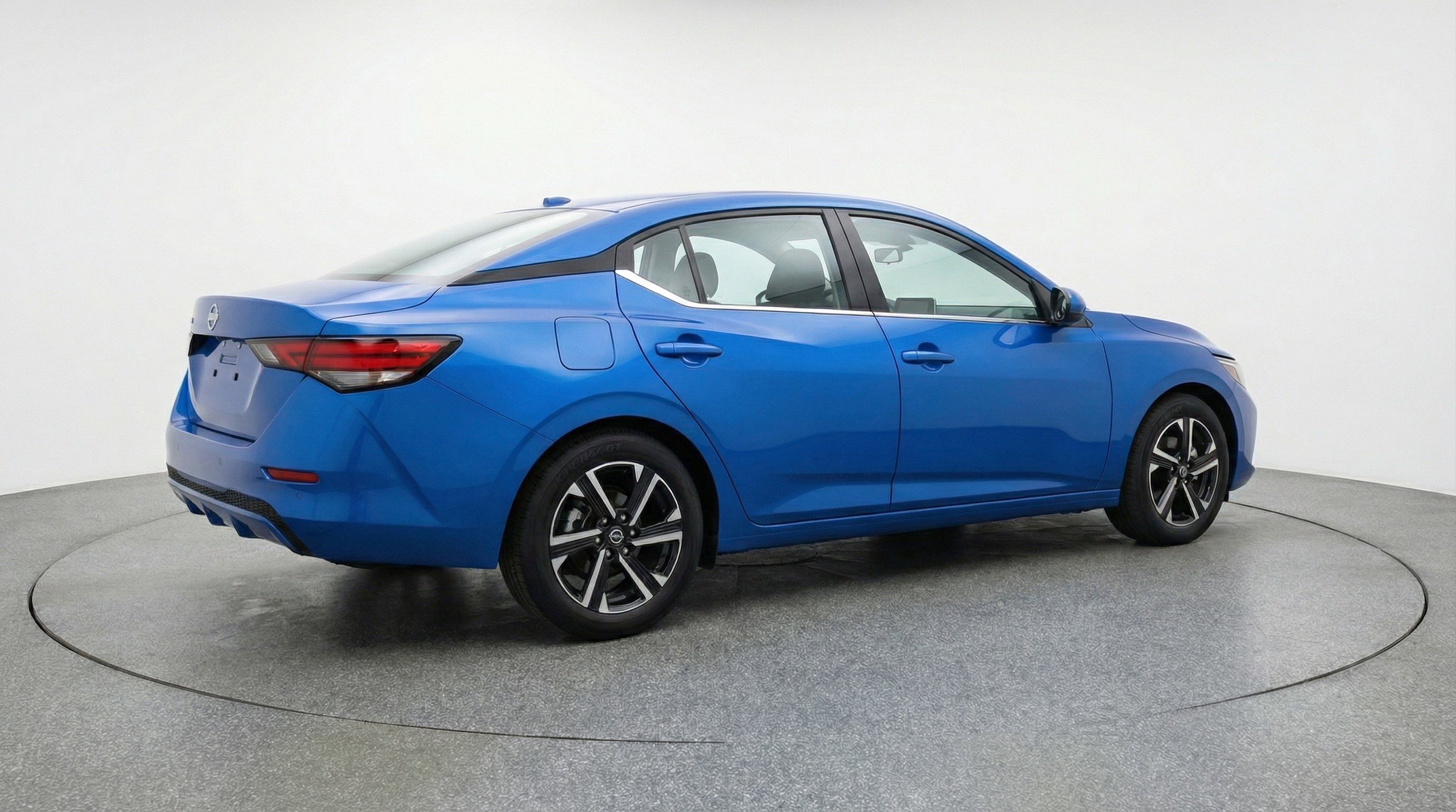 Used 2025 Nissan Sentra SV image 9