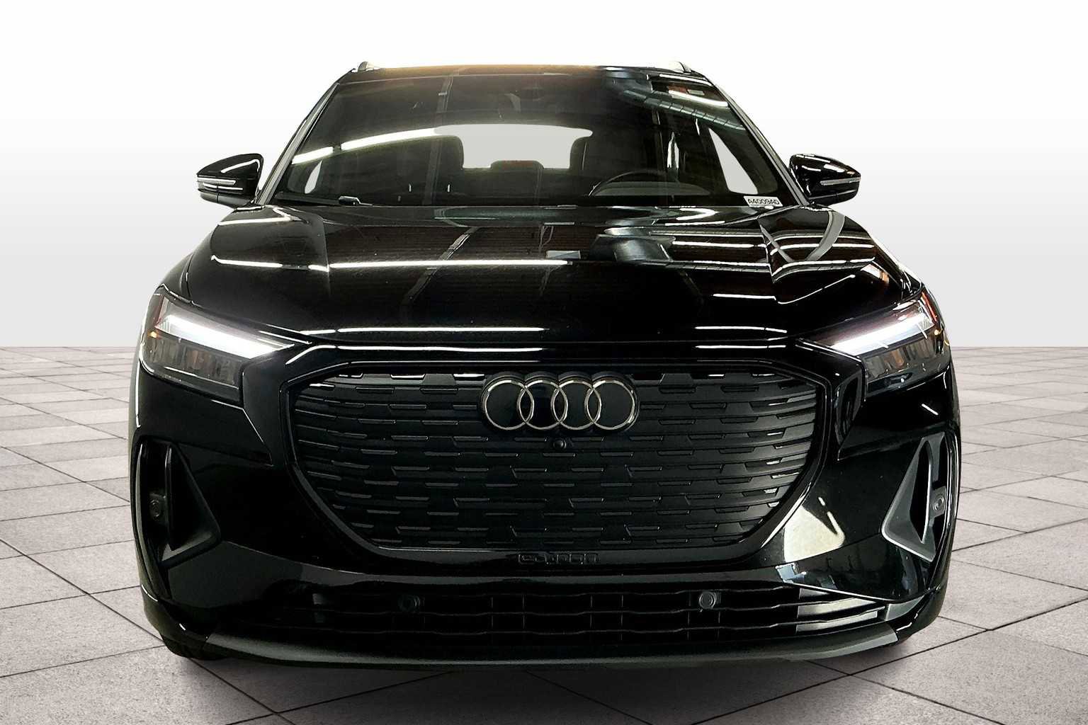 Used 2023 Audi Q4 e-tron Premium w/ Convenience Package image 3