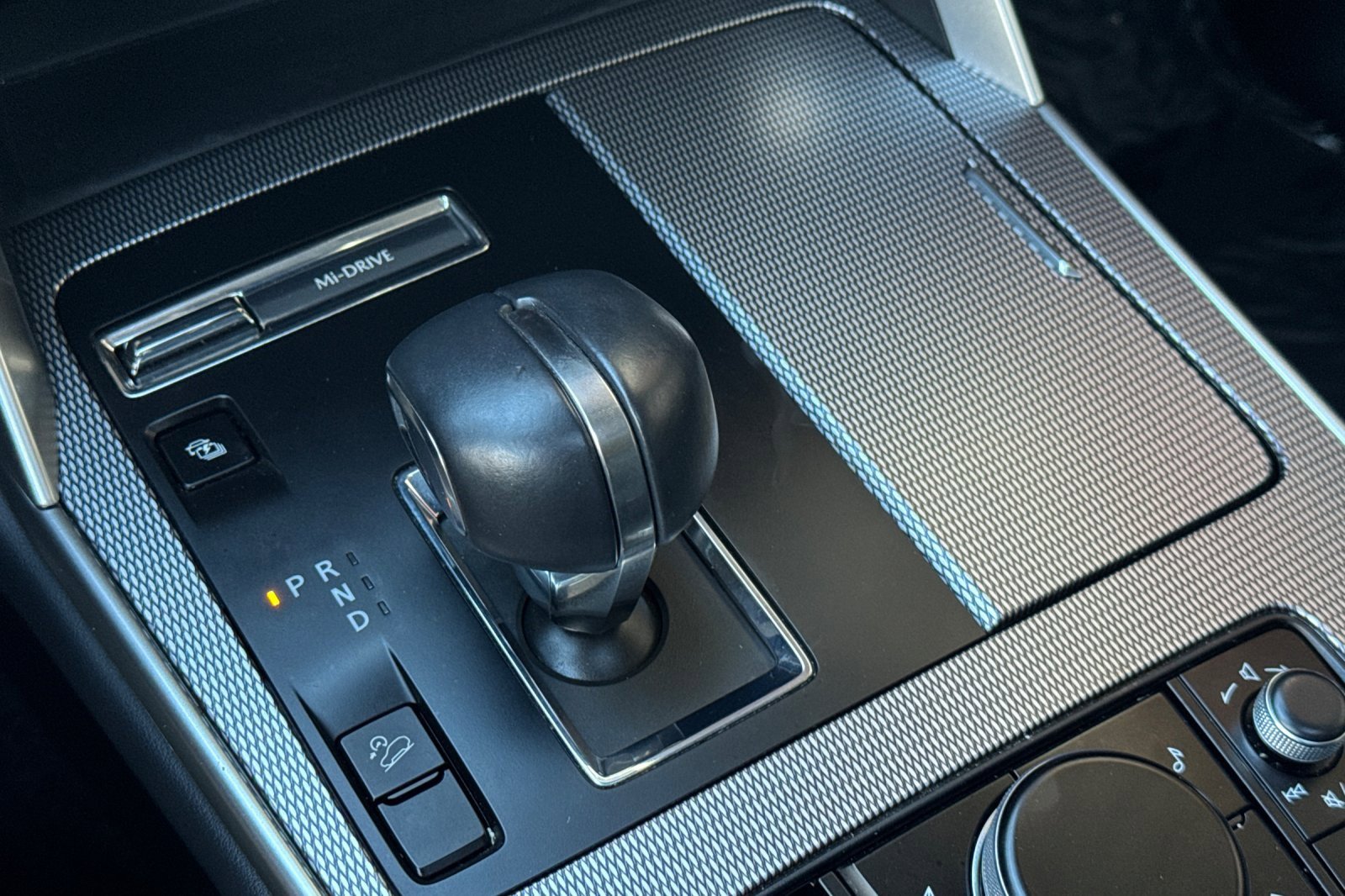 Used 2024 MAZDA CX-90 Plug-In Hybrid w/ Preferred image 29