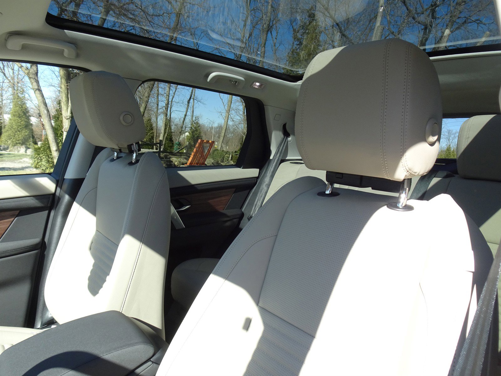 New 2025 Land Rover Discovery Sport S image 20