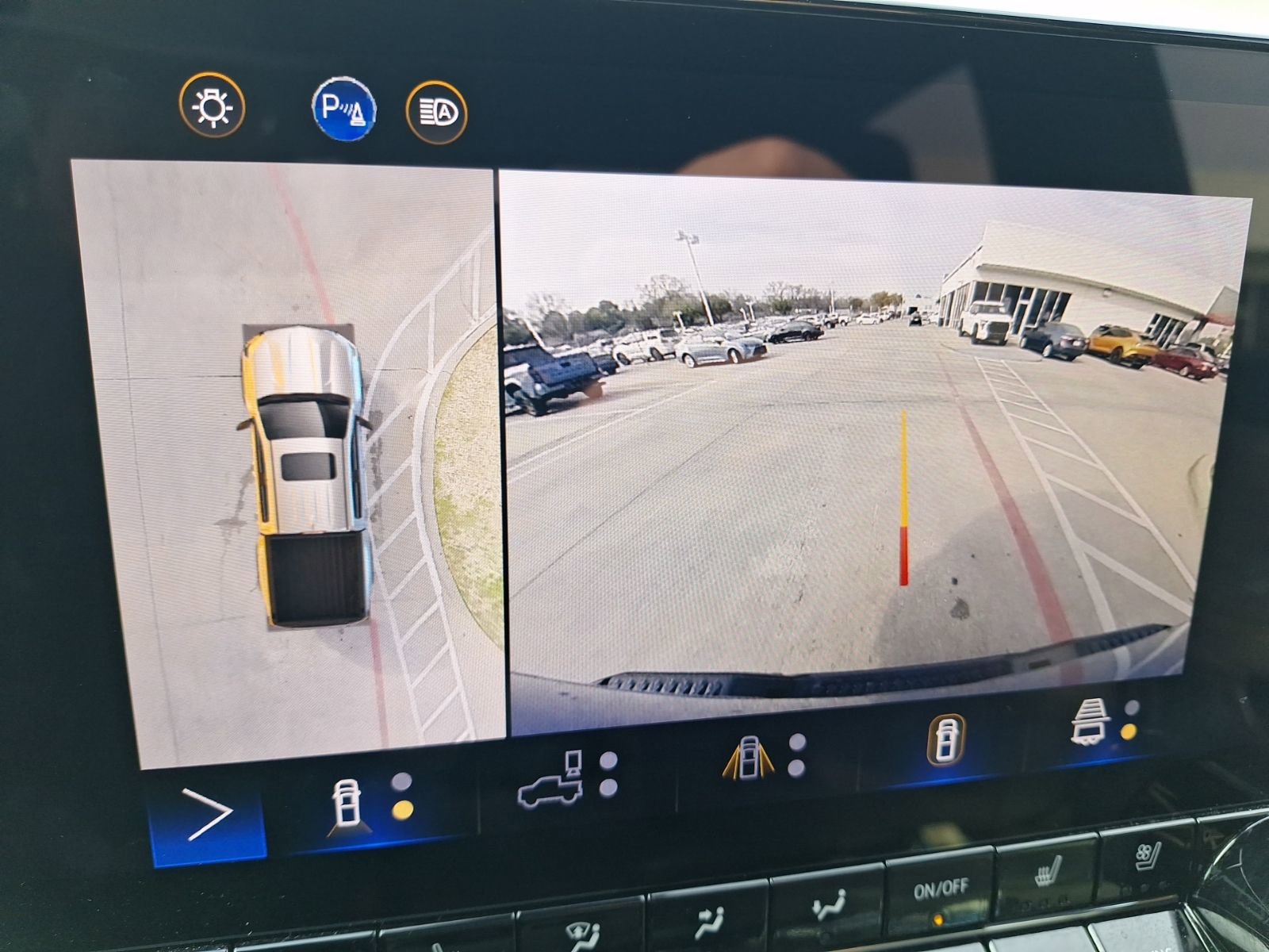 Used 2023 Chevrolet Colorado ZR2 w/ ZR2 Convenience Package III image 27