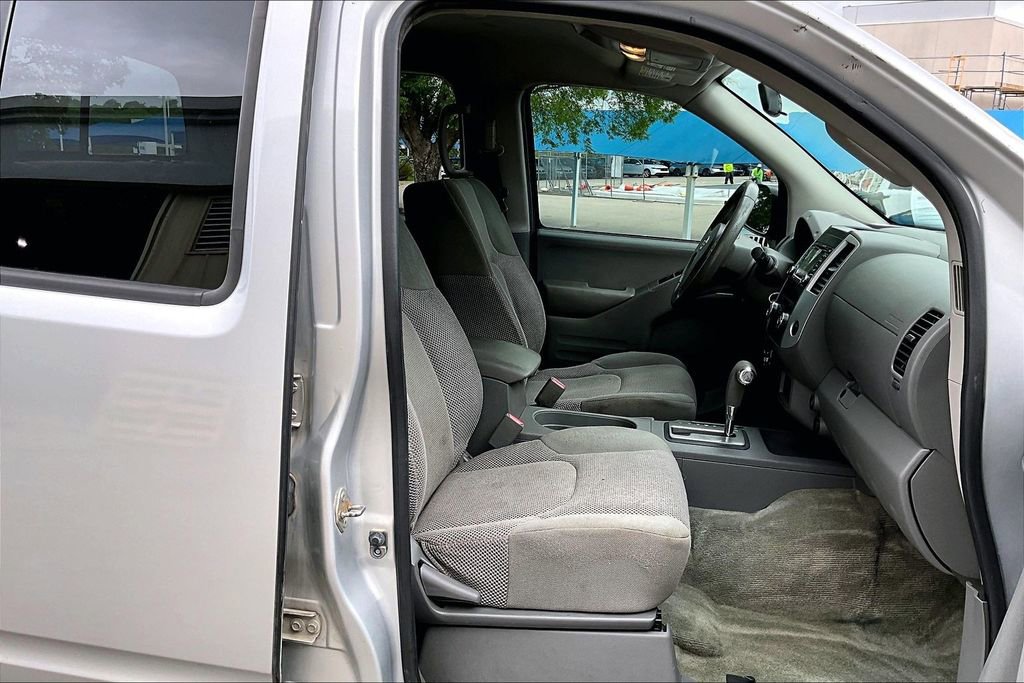 Used 2018 Nissan Frontier SV image 7
