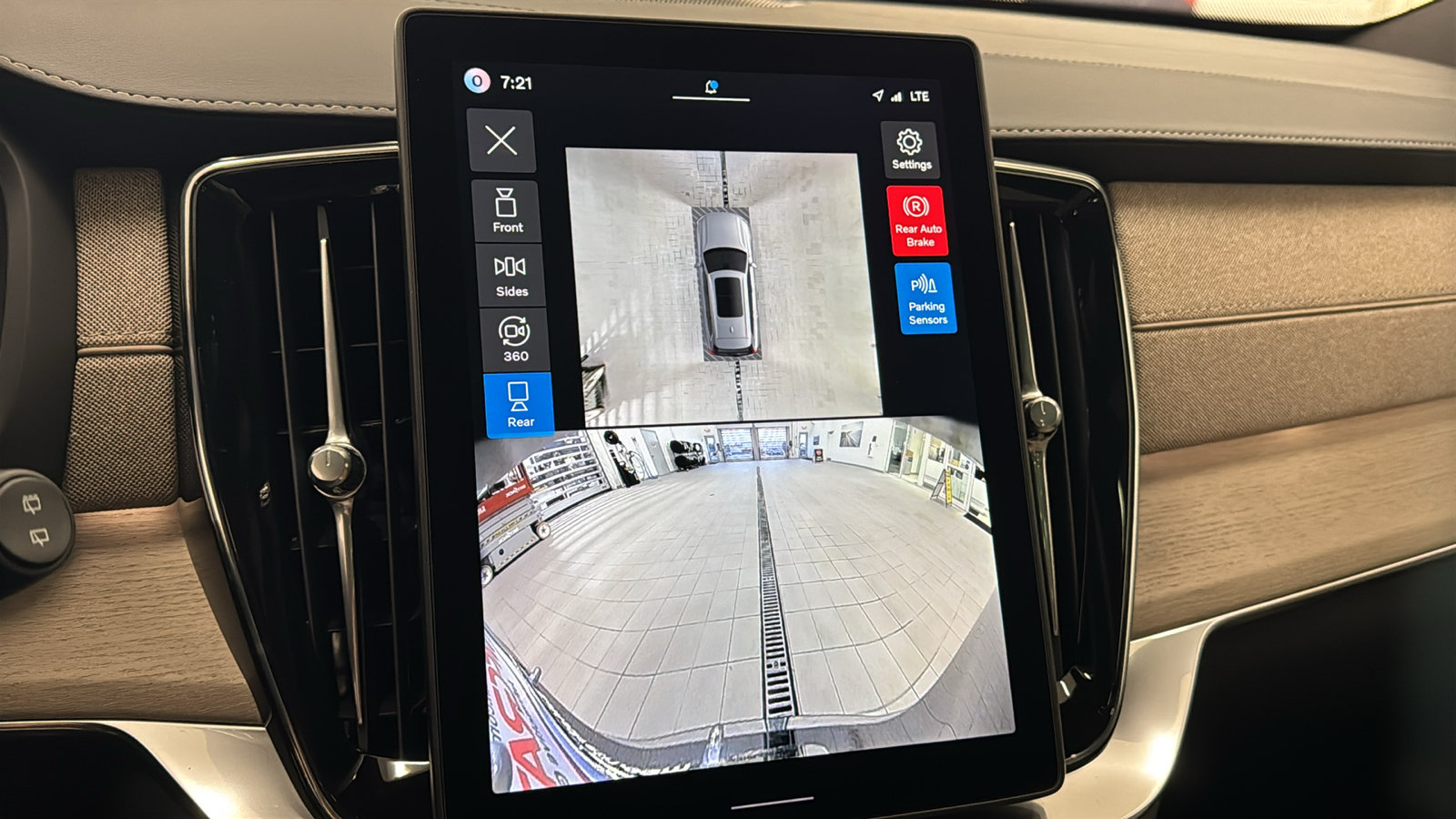 New 2027 Volvo XC90 B6 Plus AWD/4WD image 18