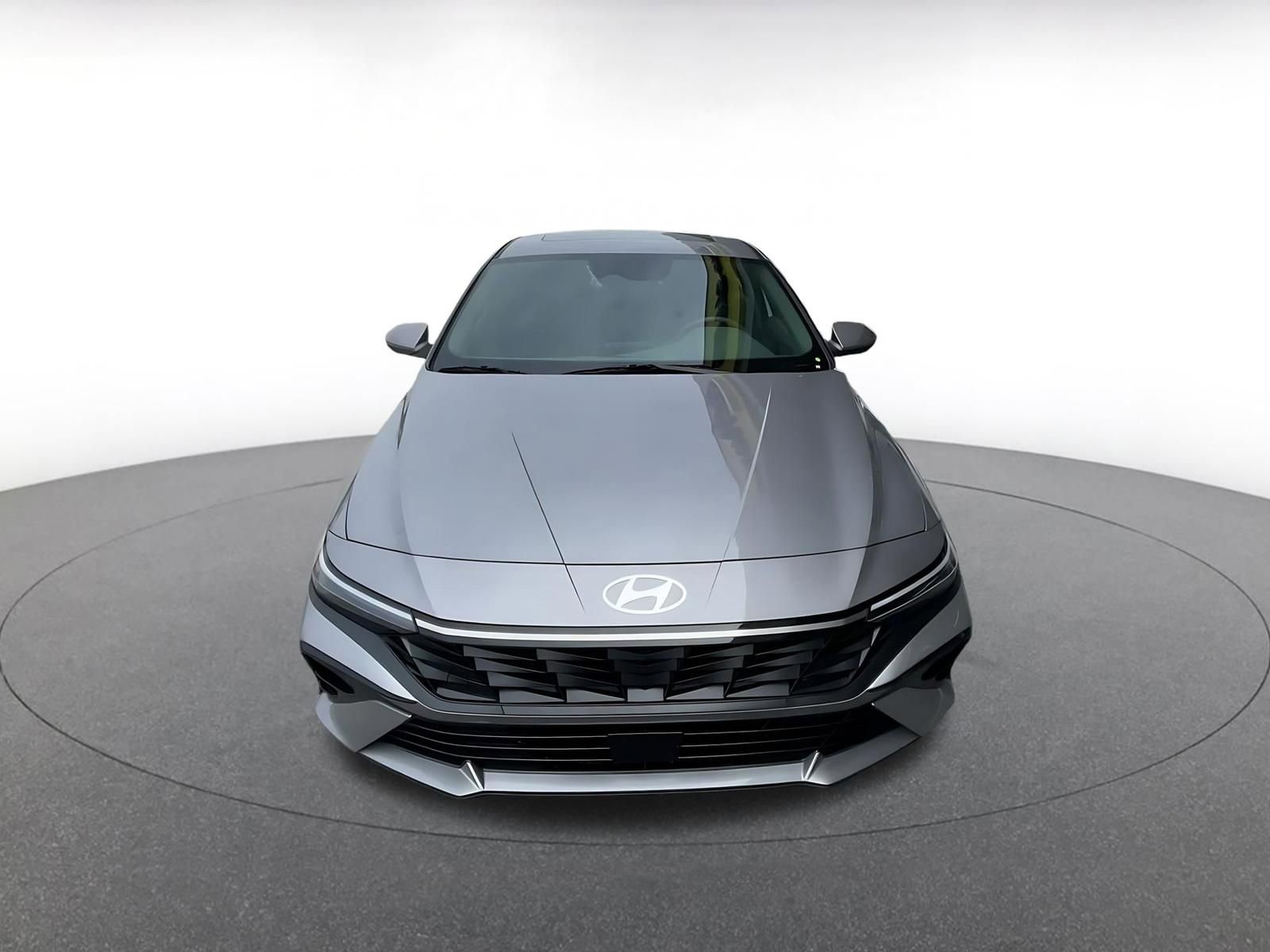 Used 2025 Hyundai Elantra SEL image 4