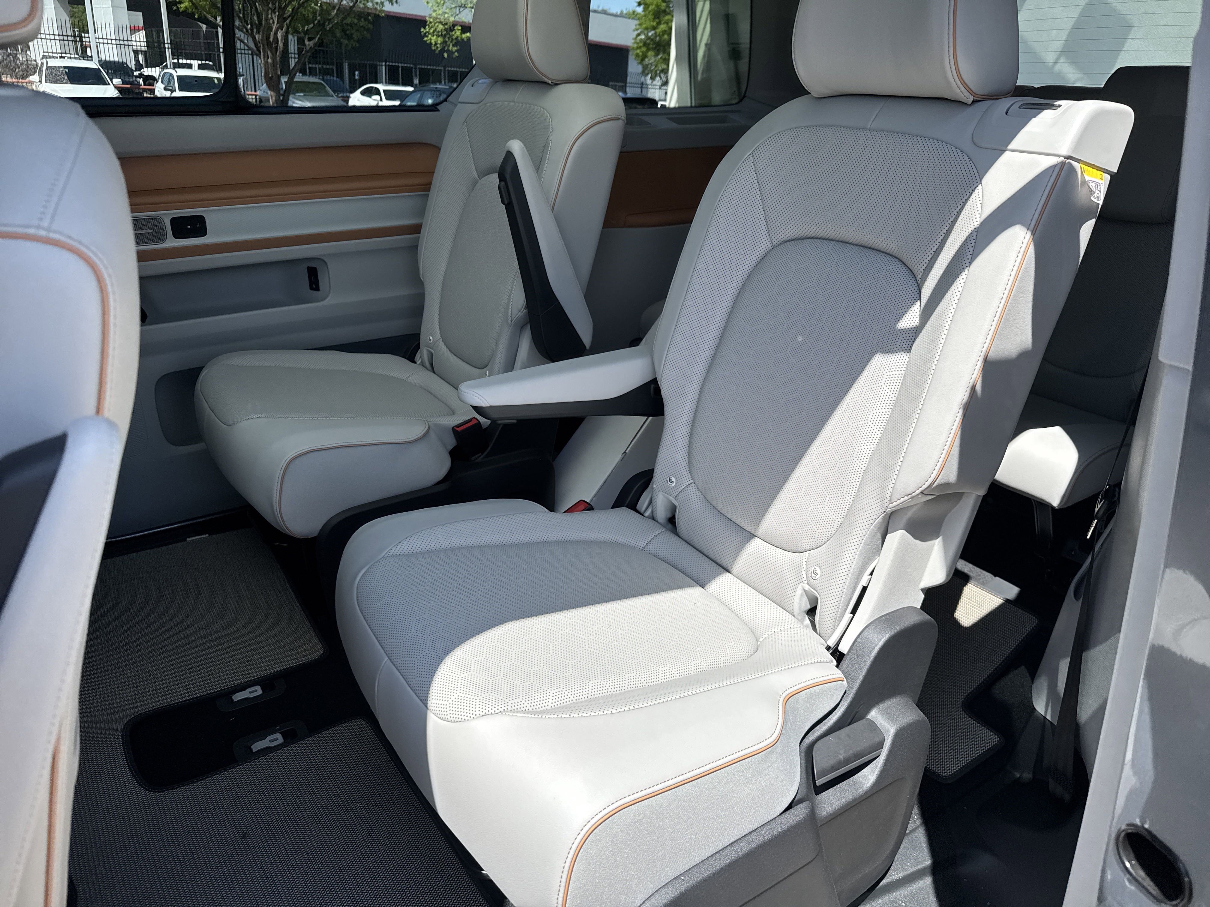 New 2025 Volkswagen ID. Buzz 1st Edition image 6