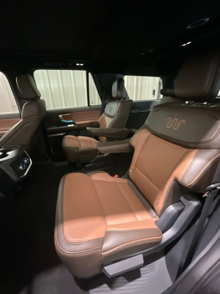 Used 2025 Ford Expedition King Ranch image 11