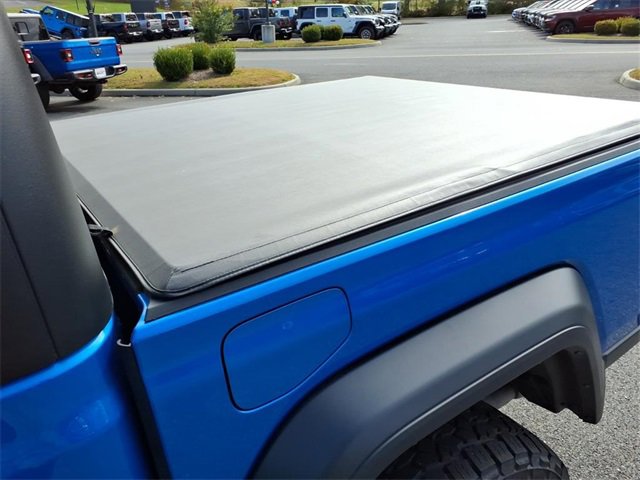 Used 2024 Jeep Gladiator Sport image 13