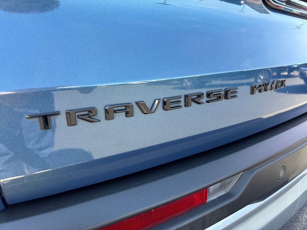 Used 2025 Chevrolet Traverse Z71 w/ Driver Confidence Package image 32