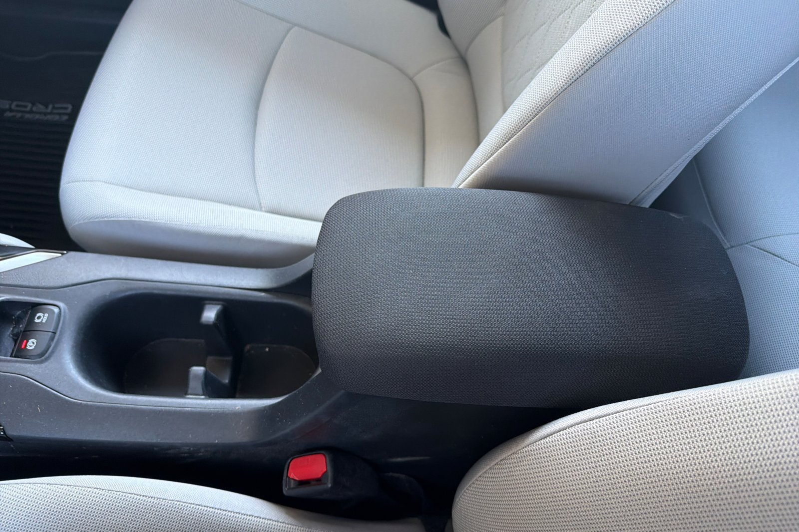 Used 2025 Toyota Corolla Cross L FWD image 26
