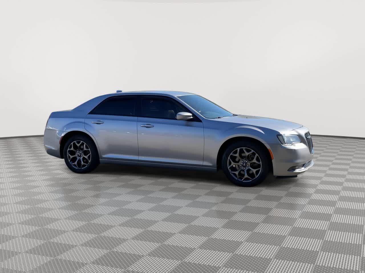 Used 2018 Chrysler 300 S AWD/4WD image 2