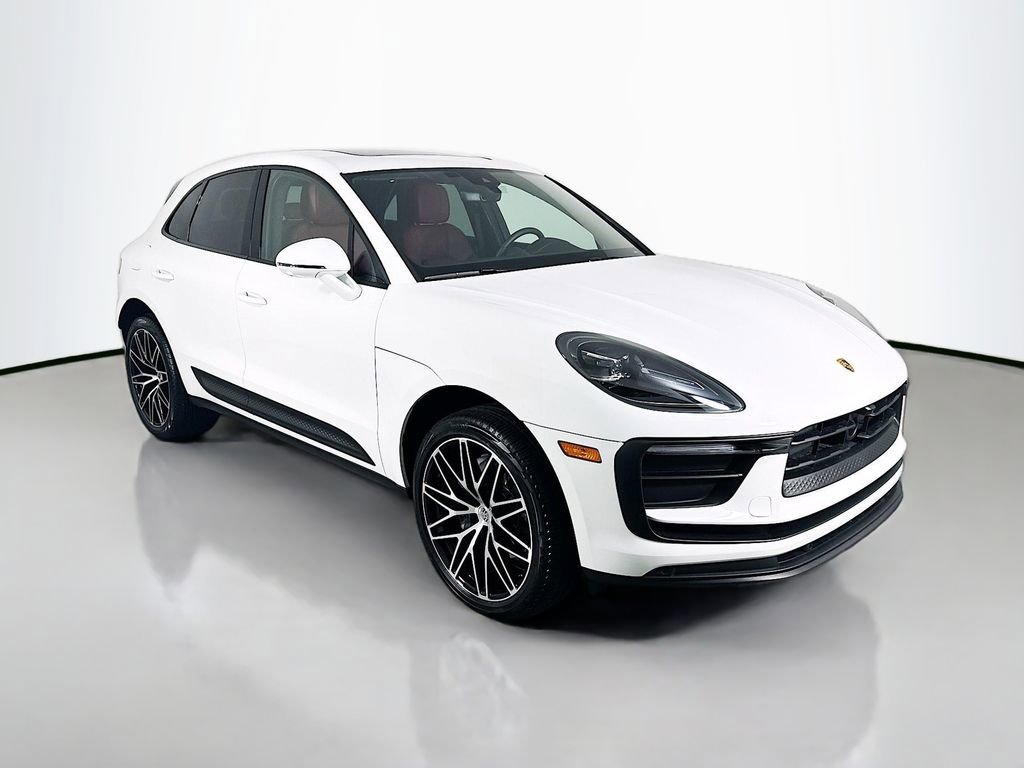 Certified 2026 Porsche Macan image 7