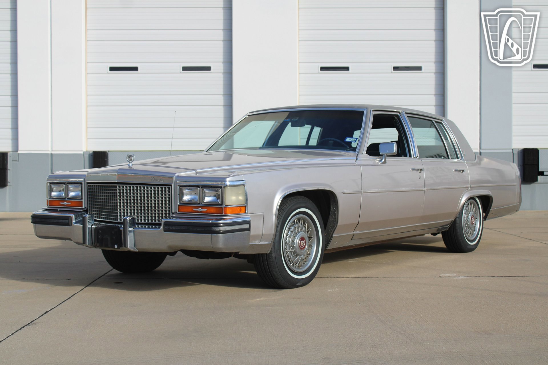 Used 1987 Cadillac Brougham image 2