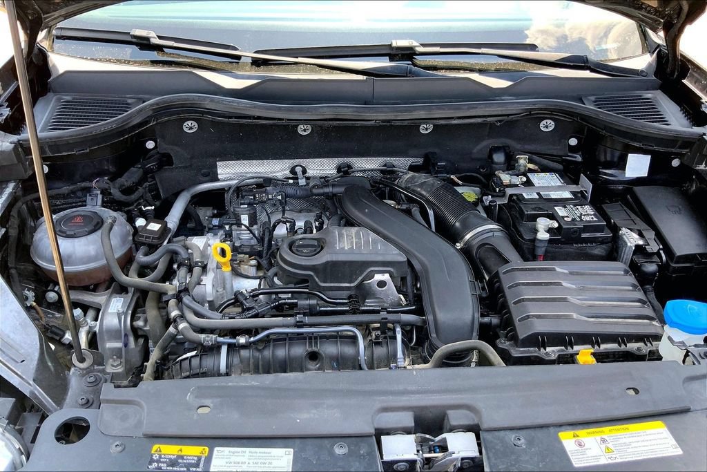 Used 2023 Volkswagen Taos SE w/ Black Wheel Package FWD image 10