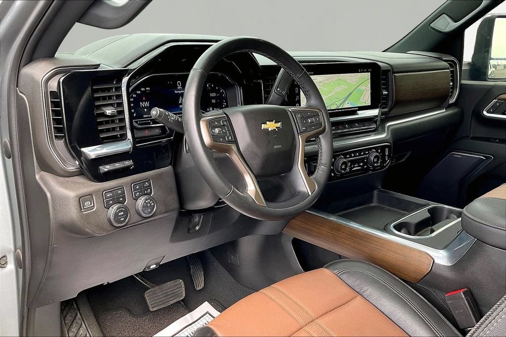 Used 2024 Chevrolet Silverado 2500 High Country w/ High Country Premium Package AWD/4WD image 21