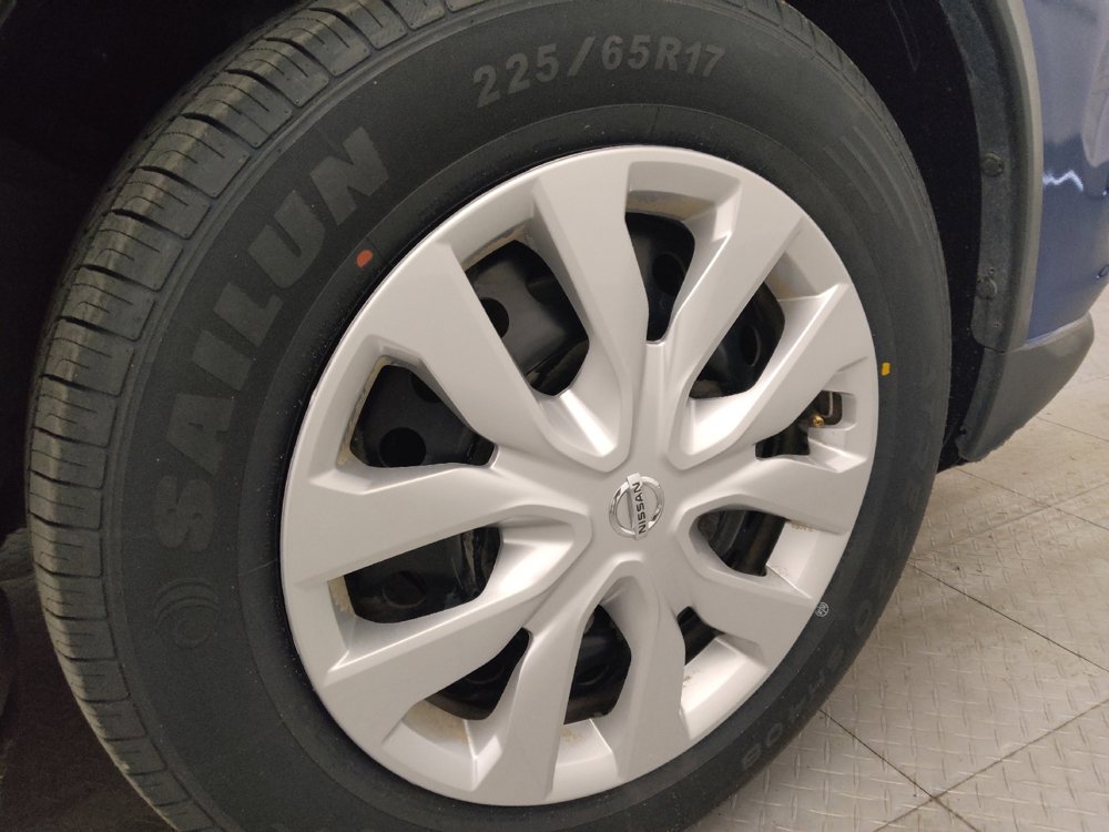 Used 2020 Nissan Rogue S FWD image 31