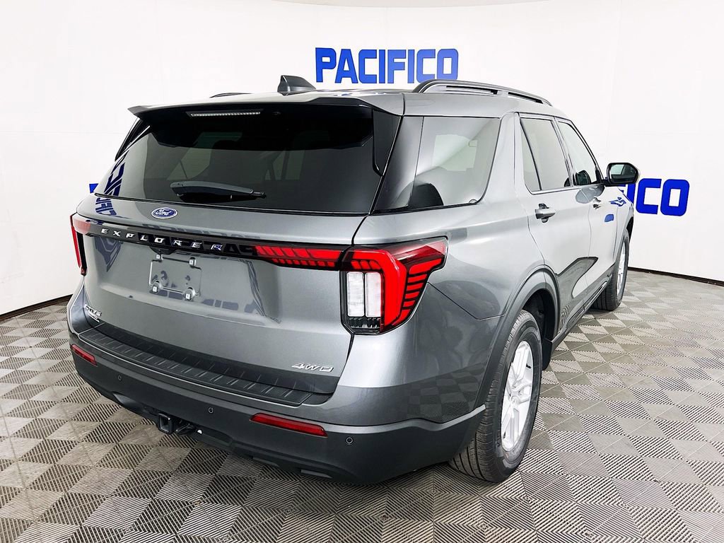Used 2026 Ford Explorer Active AWD/4WD image 10