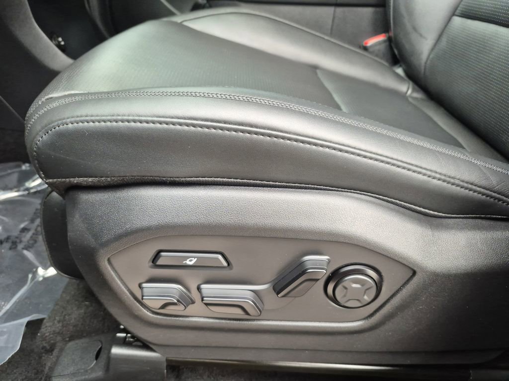 Used 2024 Hyundai Santa Fe Calligraphy image 12