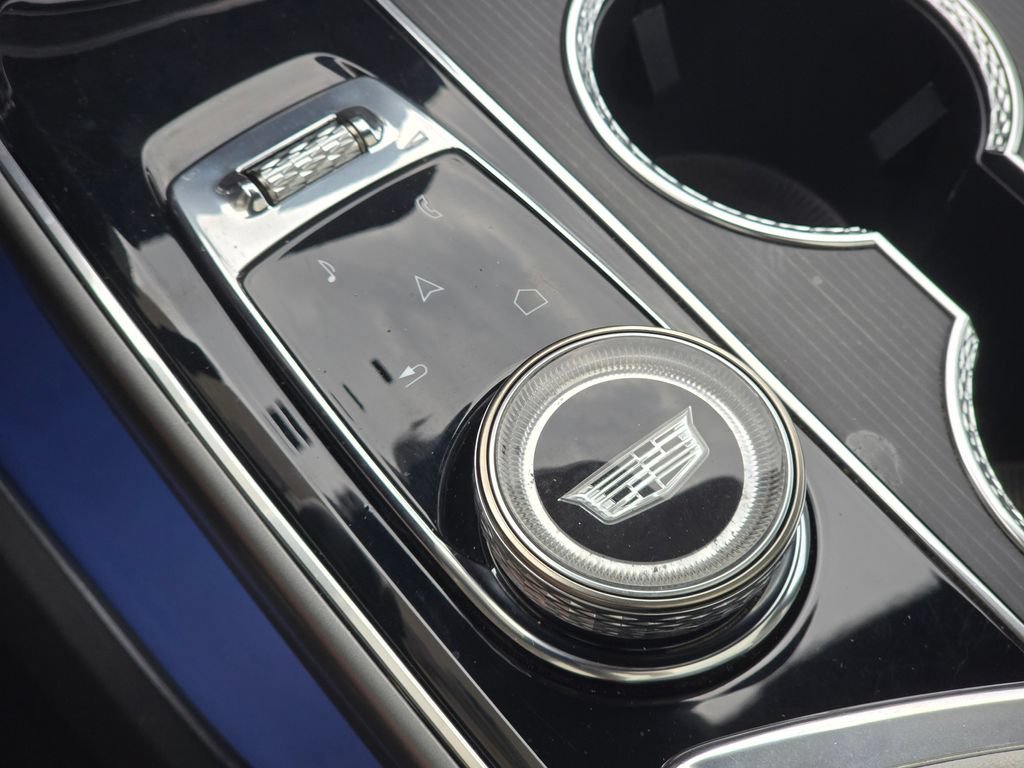 Certified 2025 Cadillac Lyriq Luxury w/ LPO, Floor Liner Package AWD/4WD image 9