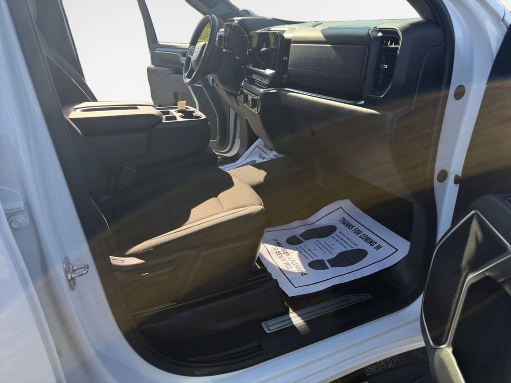 Used 2025 Chevrolet Silverado 2500 LT w/ Convenience Package image 26
