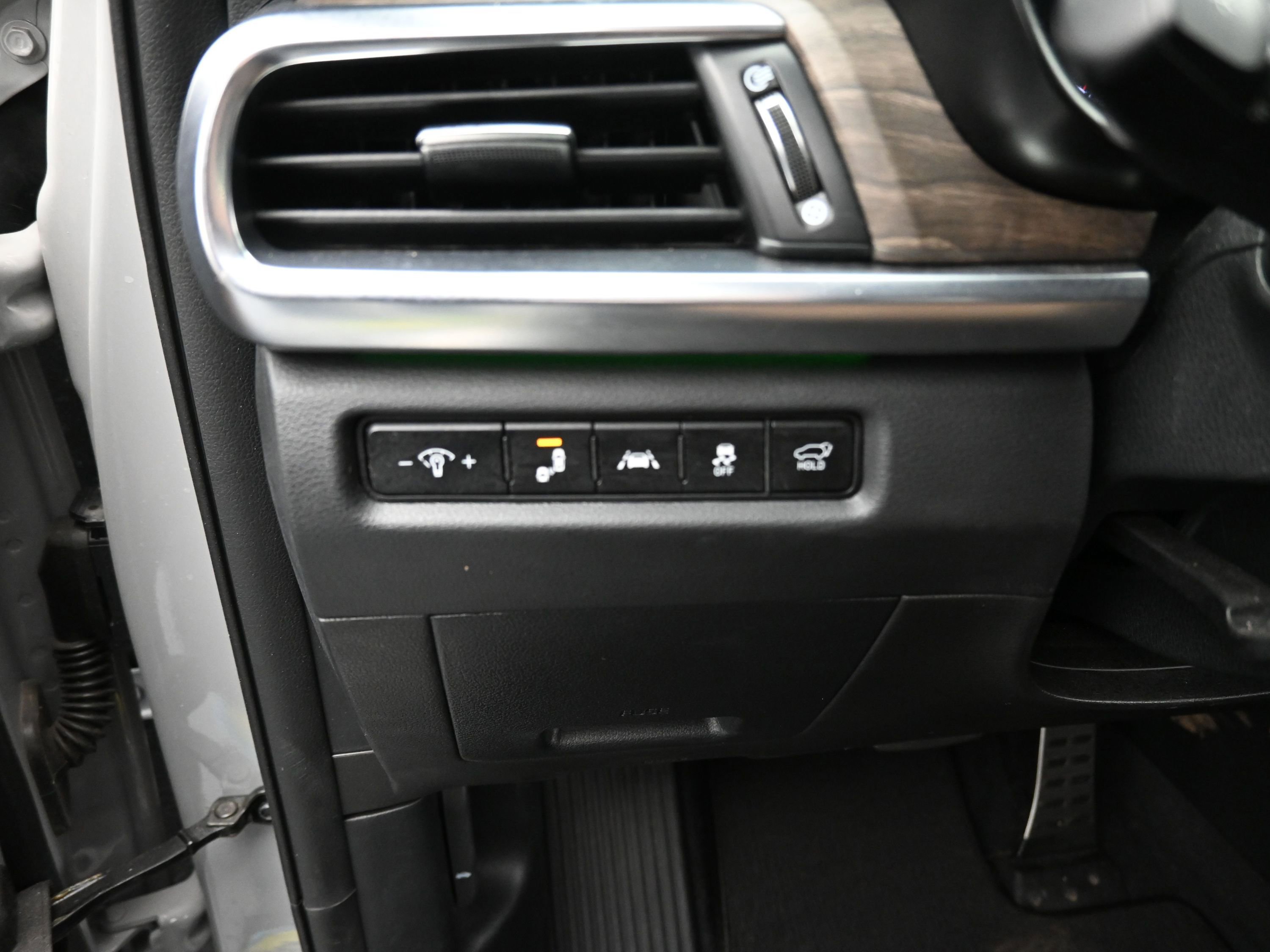 Used 2022 Kia Telluride SX w/ SX Prestige Package image 9