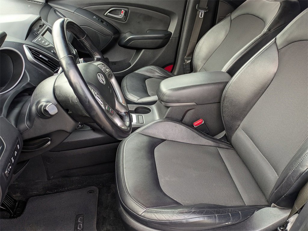 Used 2015 Hyundai Tucson SE image 11