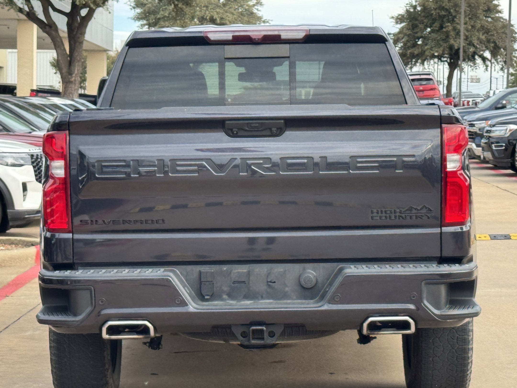 Used 2024 Chevrolet Silverado 1500 High Country w/ LPO, Dark Essentials Package AWD/4WD image 6