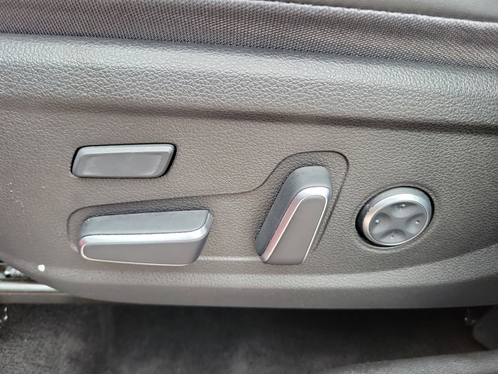 Used 2021 Hyundai Santa Fe Calligraphy AWD/4WD image 17