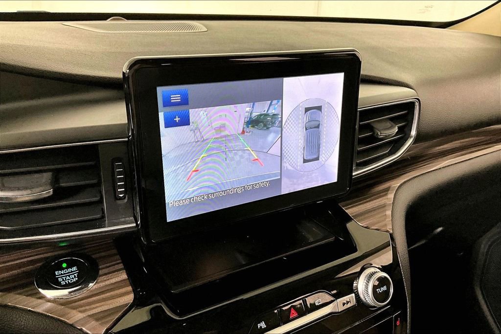 Used 2021 Ford Explorer Limited w/ Equipment Group 301A image 21