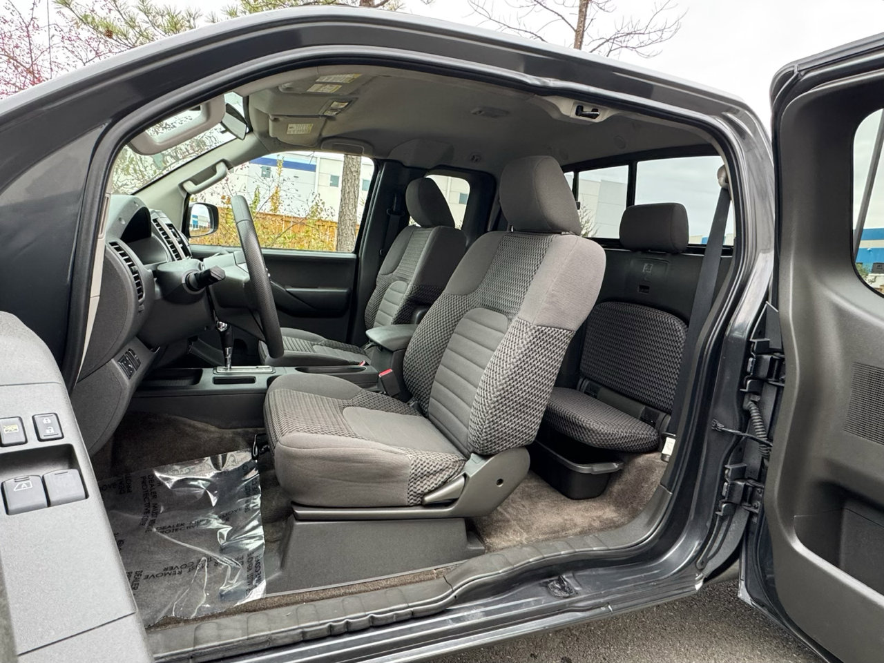 Used 2012 Nissan Frontier SV image 14