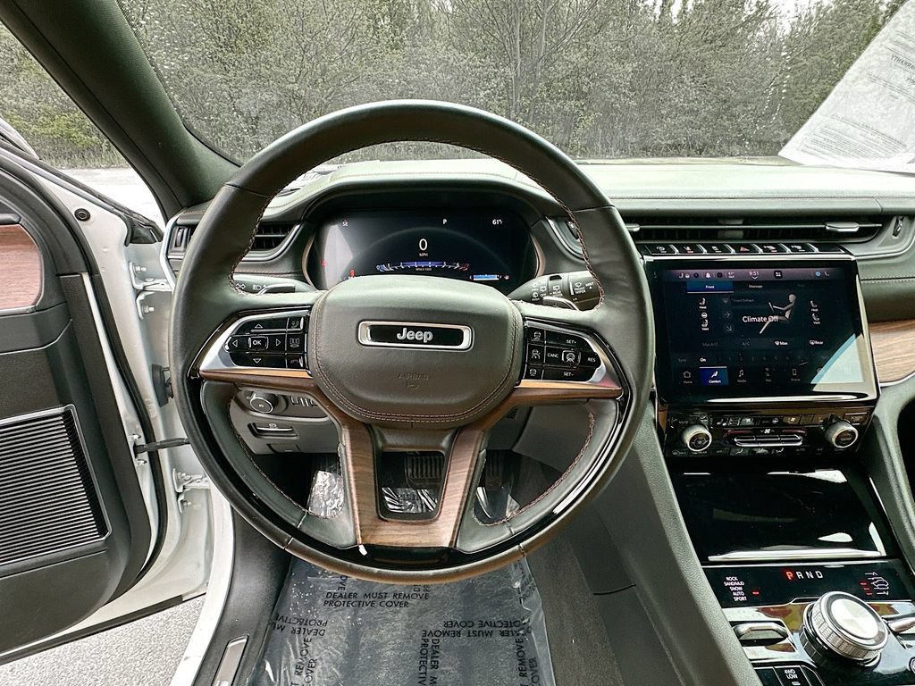 Used 2022 Jeep Grand Cherokee Summit AWD/4WD image 15