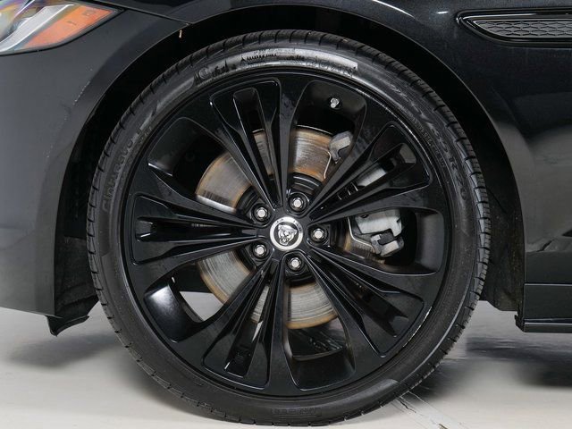 Used 2024 Jaguar XF R-Dynamic SE image 9